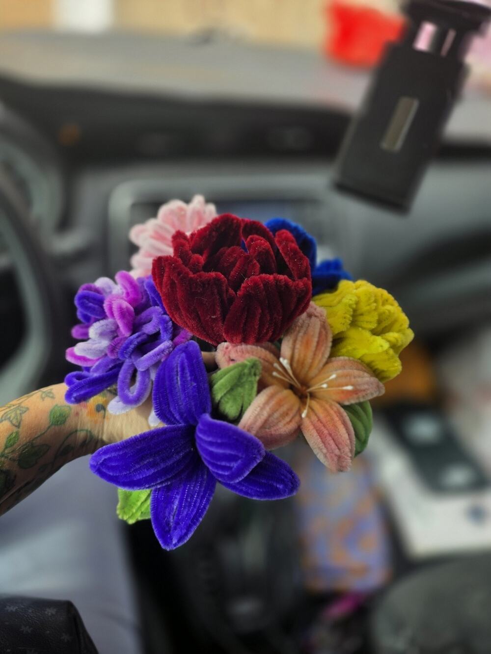 Handmade Pipe Cleaner Flower Bouquet Velvet Chenille Stem Eternal Gift Rose Lily